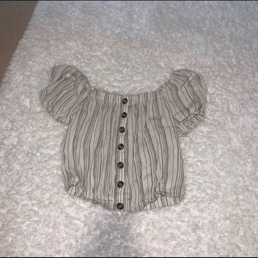 American Eagle off the shoulder top